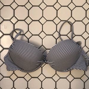 🏝Xhilaration push up bikini top